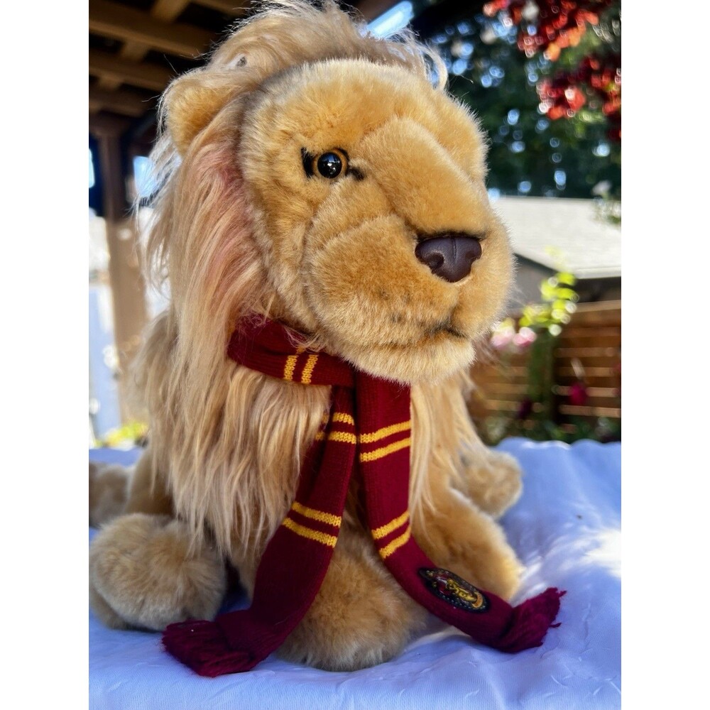 Universal Studios Wizarding World Harry Potter Gryffindor Lion Plush 12" - Scarf